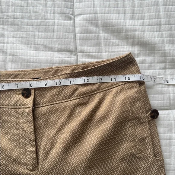 Talbots beige geometric shape pants, size 6P - Picture 4 of 8